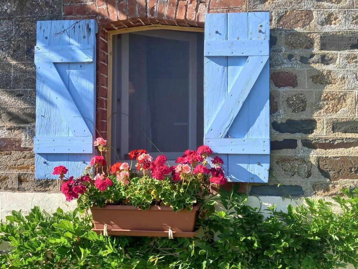 Mortain-Bocage - 2-Bed Wisteria Cottage - Sleeps 4 Notre-Dame-du-Touchet Exteriör bild