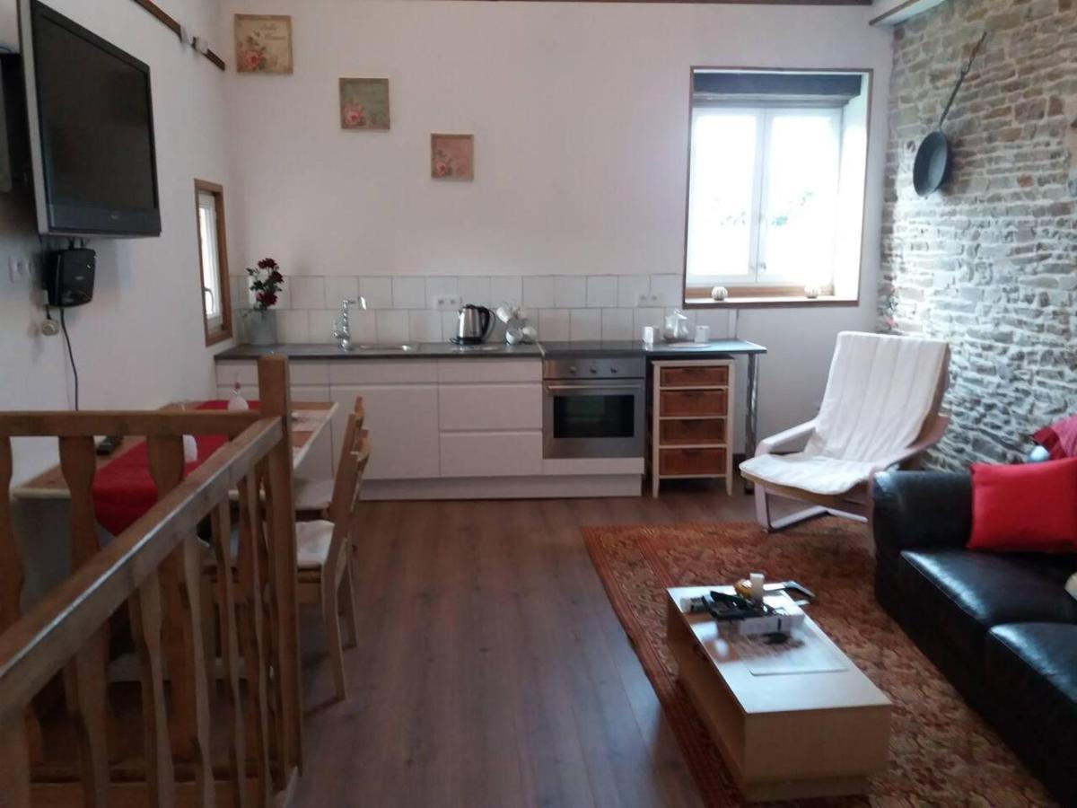 Mortain-Bocage - 2-Bed Wisteria Cottage - Sleeps 4 Notre-Dame-du-Touchet Exteriör bild